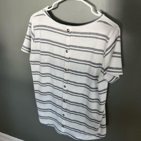 Pink Clover Daisee Button Back Detail Knit Tee - Picture 4 of 7